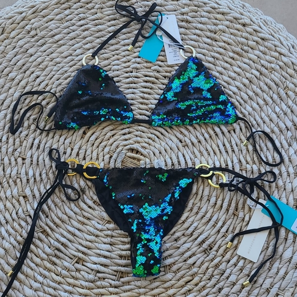 Beach Bunny Bikini set - Picture 3 of 6